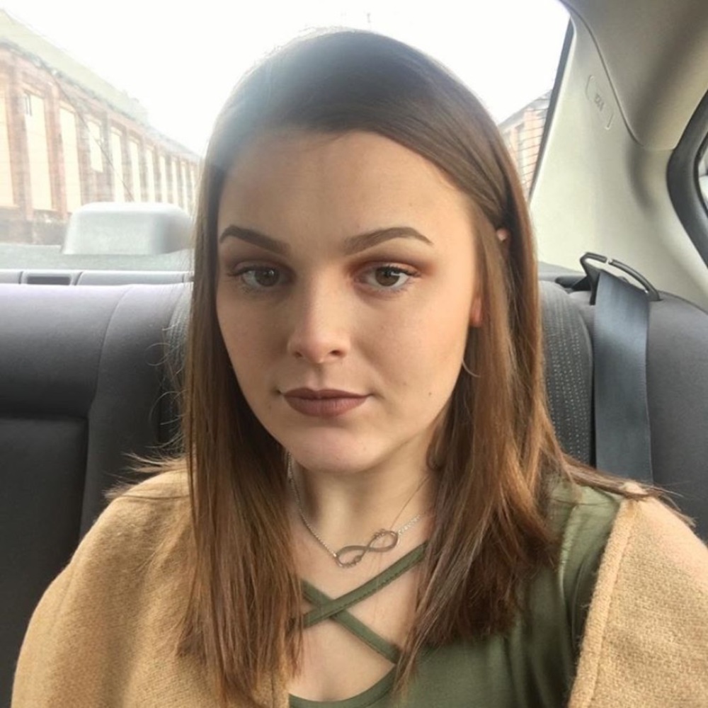 Meet your Posher, Devin